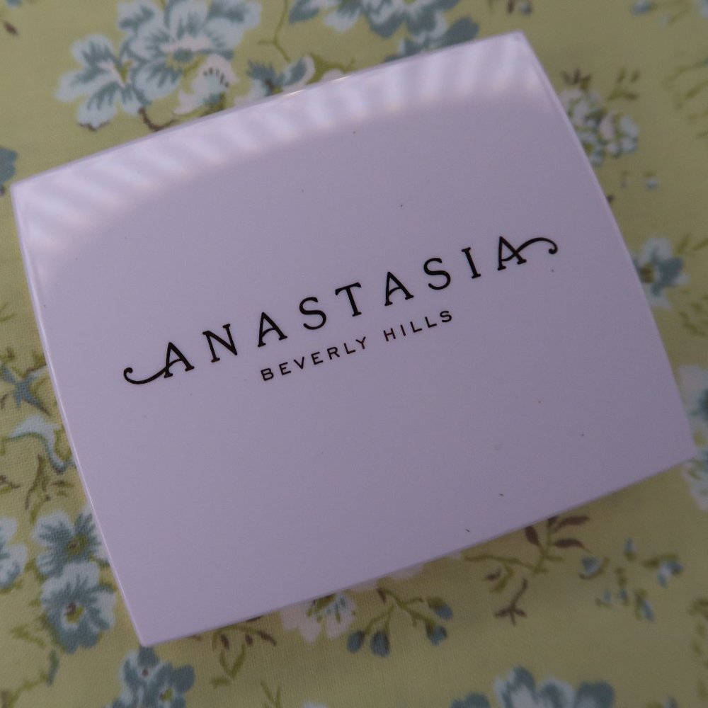 Anastasia Iced Out Highlighter